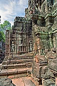 Ta Som temple - inside the first enclosure